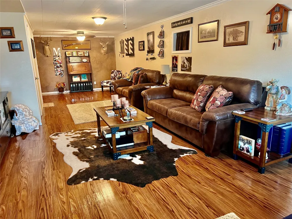 309 Broken Arrow Comanche, TX 76442