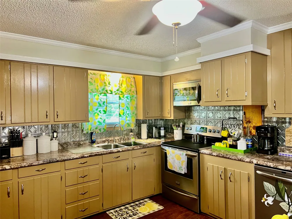 309 Broken Arrow Comanche, TX 76442