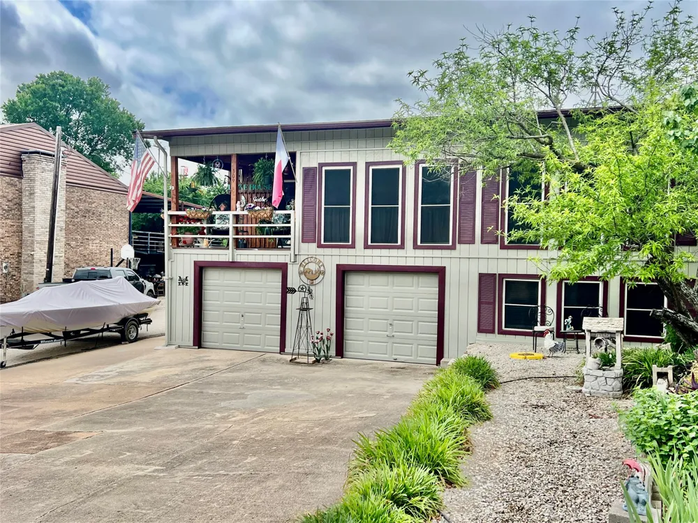 309 Broken Arrow Comanche, TX 76442