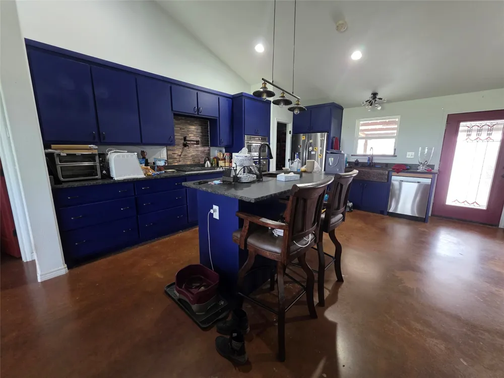 5500 County Road 302 Grandview, TX 76050