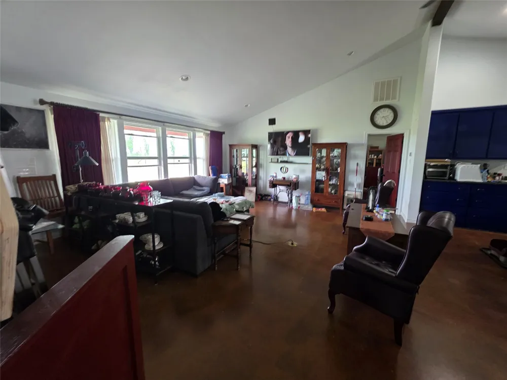 5500 County Road 302 Grandview, TX 76050