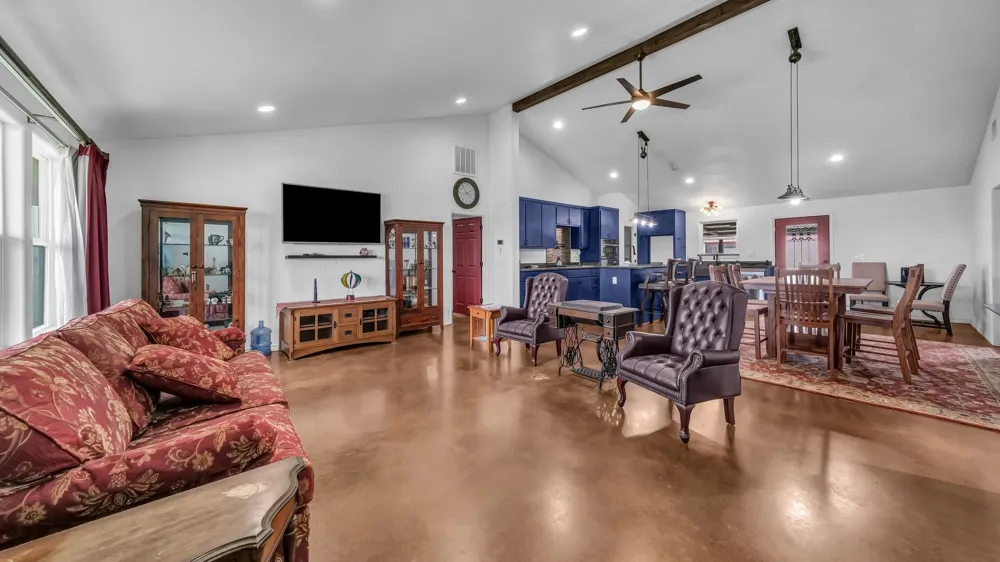 5500 County Road 302 Grandview, TX 76050
