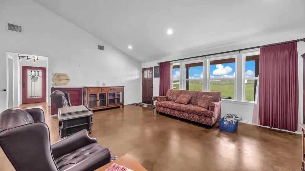 5500 County Road 302 Grandview, TX 76050