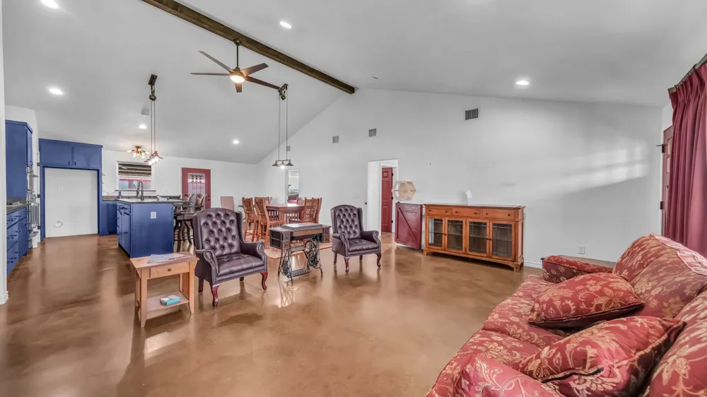 5500 County Road 302 Grandview, TX 76050