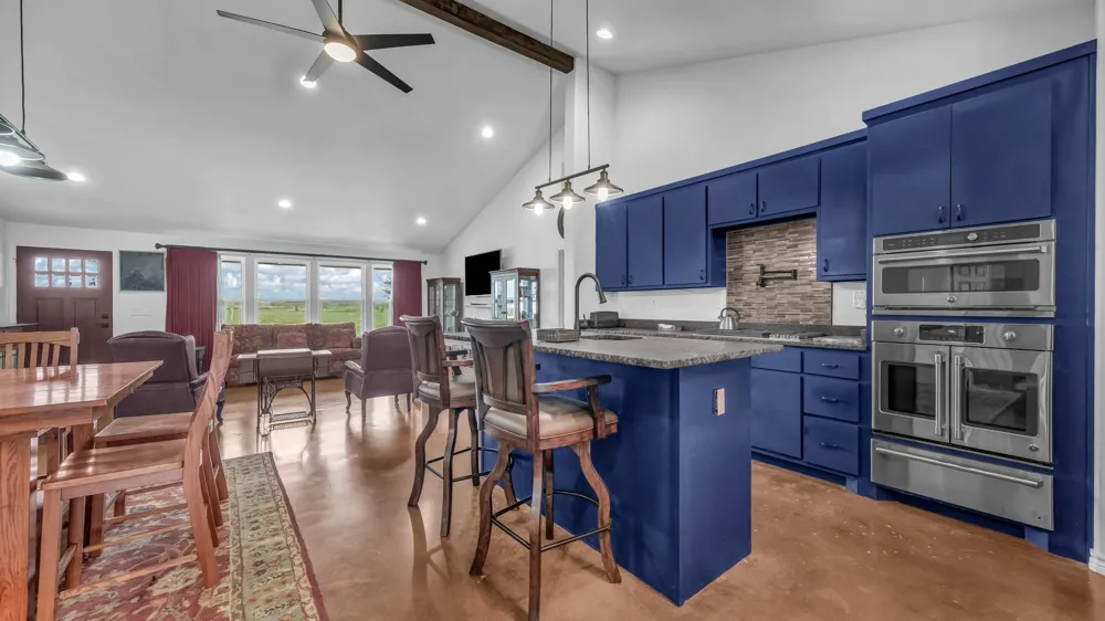 5500 County Road 302 Grandview, TX 76050