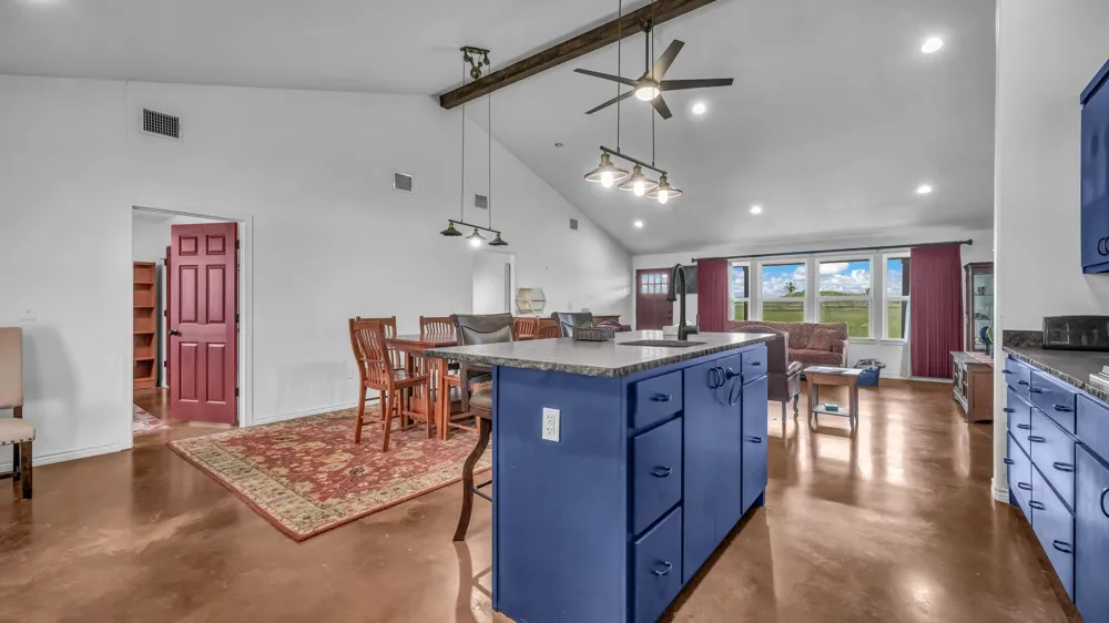 5500 County Road 302 Grandview, TX 76050
