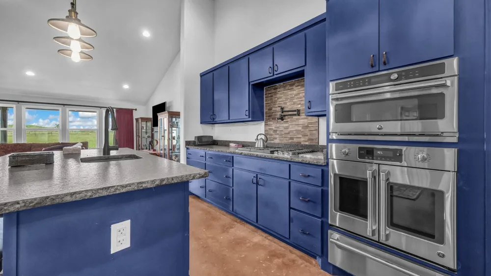 5500 County Road 302 Grandview, TX 76050