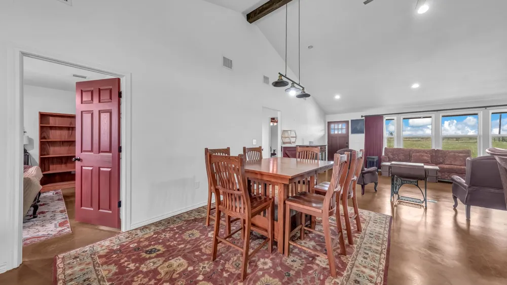 5500 County Road 302 Grandview, TX 76050
