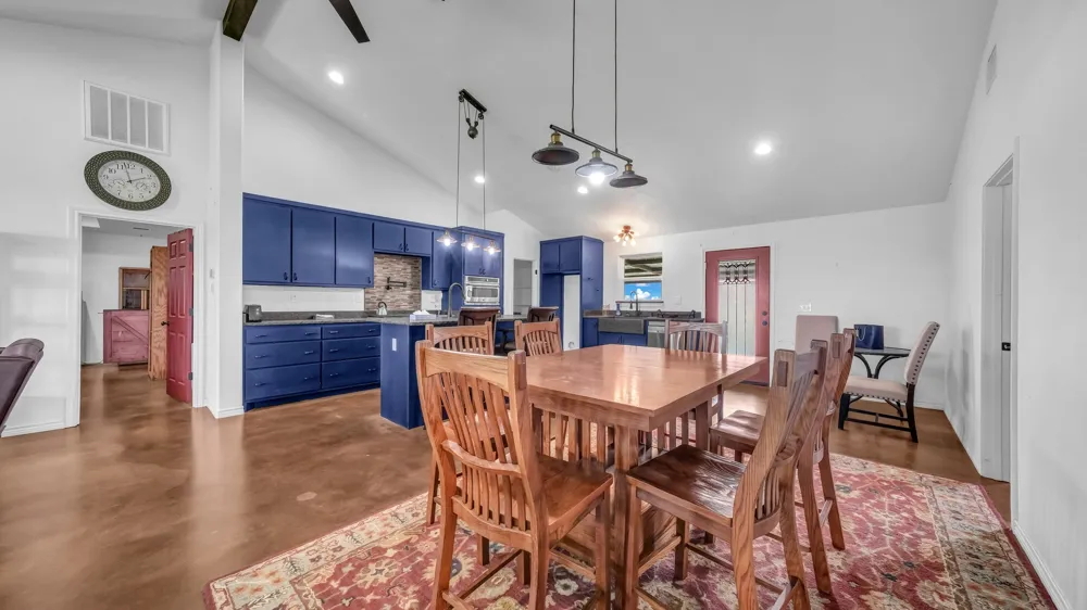 5500 County Road 302 Grandview, TX 76050