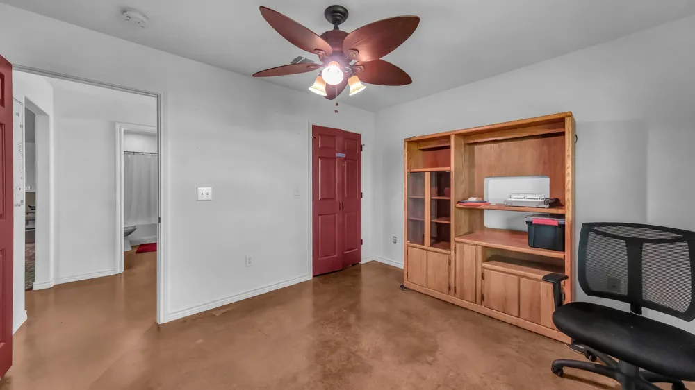 5500 County Road 302 Grandview, TX 76050