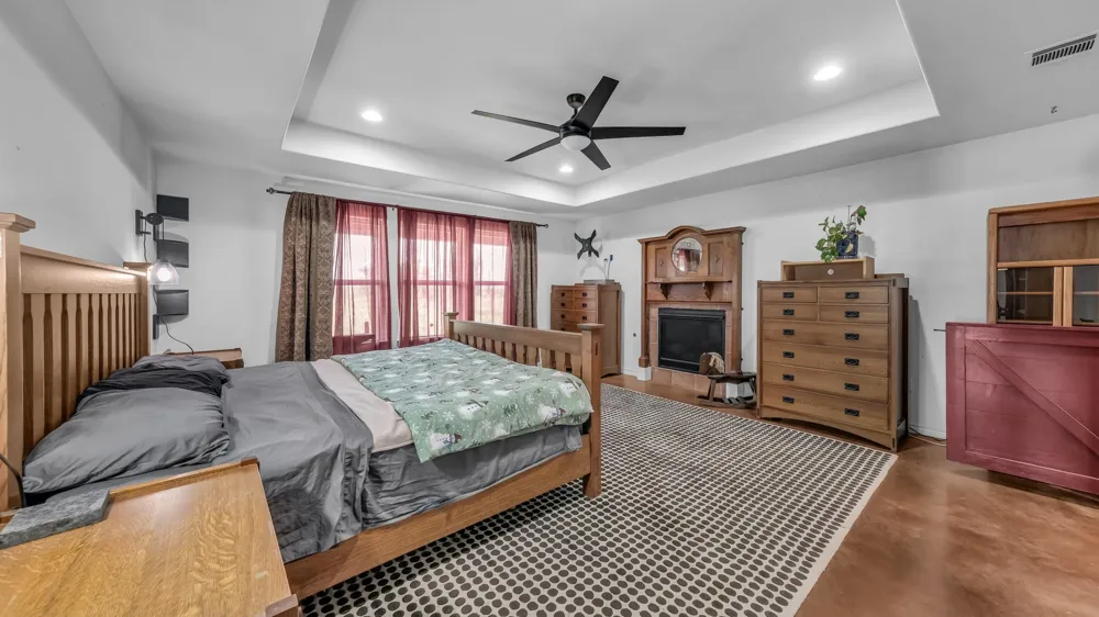 5500 County Road 302 Grandview, TX 76050