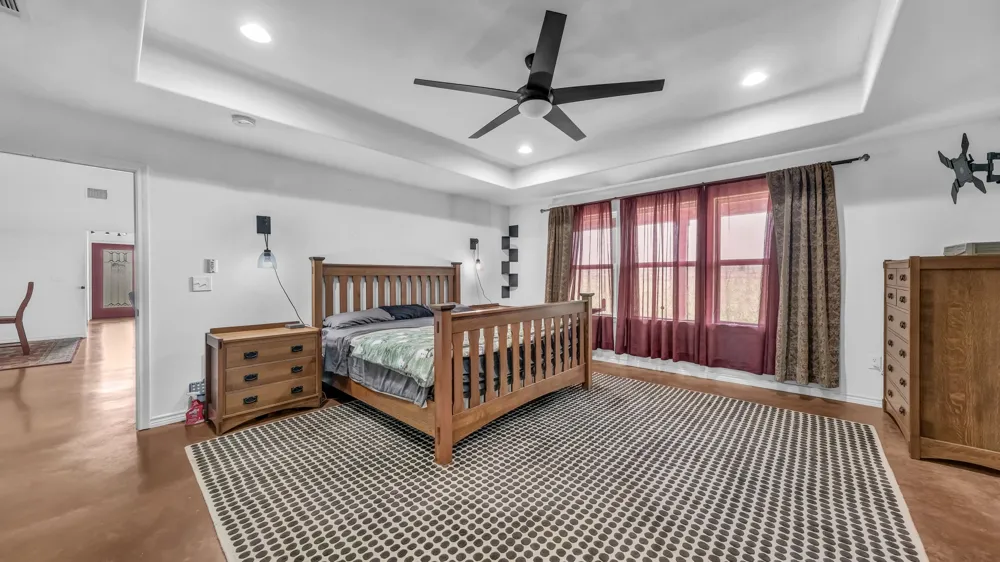 5500 County Road 302 Grandview, TX 76050