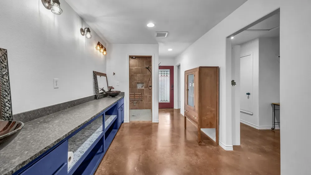 5500 County Road 302 Grandview, TX 76050