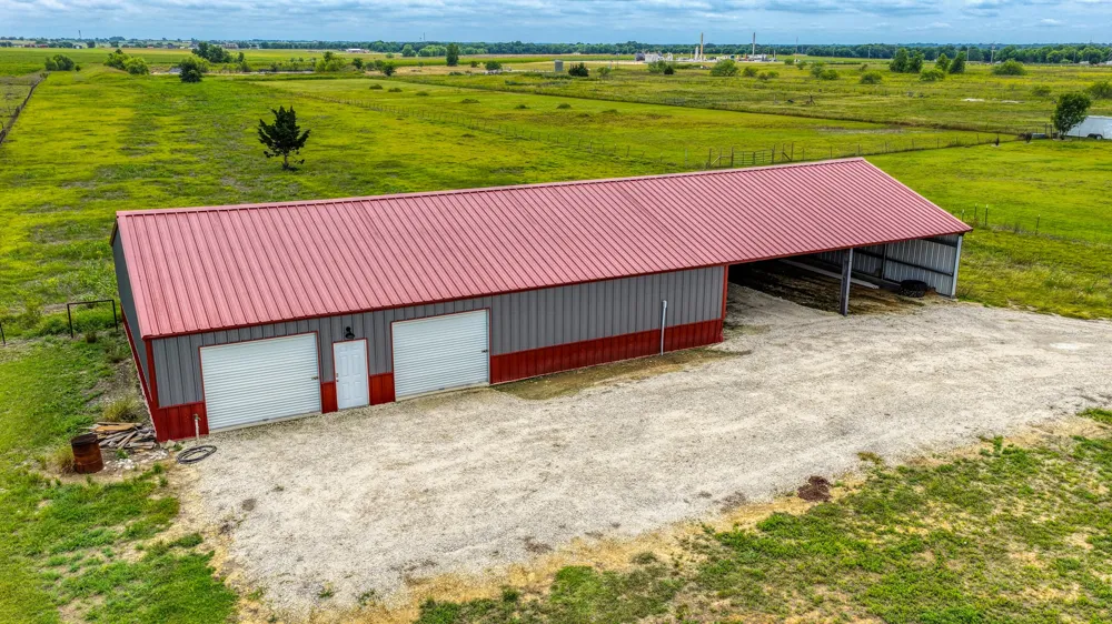 5500 County Road 302 Grandview, TX 76050