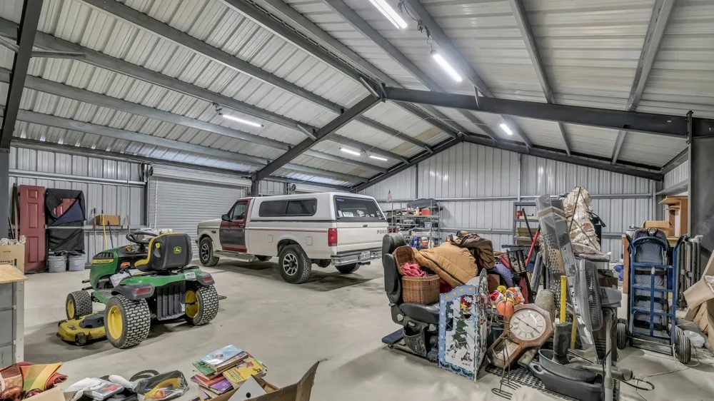 5500 County Road 302 Grandview, TX 76050