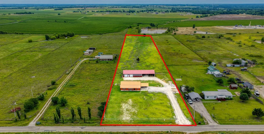 5500 County Road 302 Grandview, TX 76050