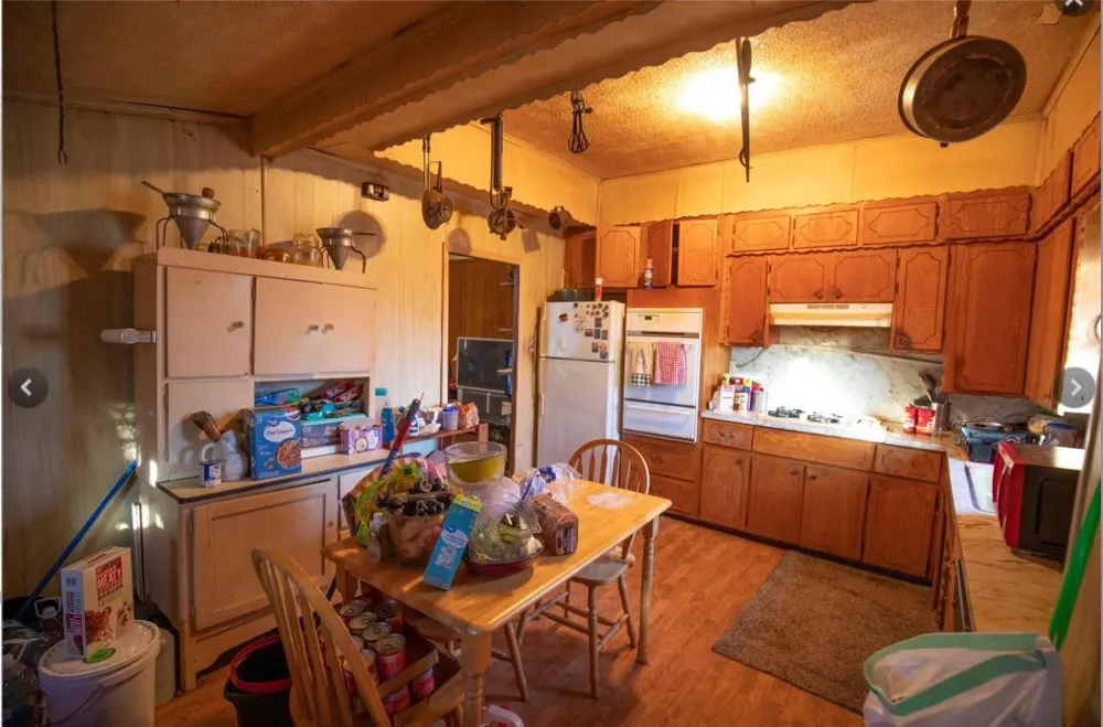 307 W Spruce Street Whitewright, TX 75491