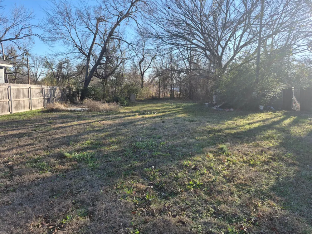 307 W Spruce Street Whitewright, TX 75491