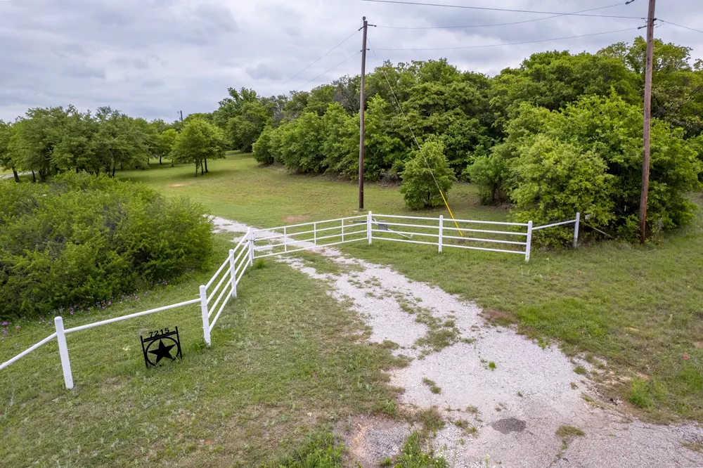 7215 Highway 569 Cisco, TX 76437