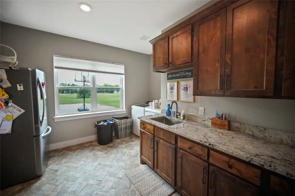 1201 Synterra Estates Loop Jacksboro, TX 76458
