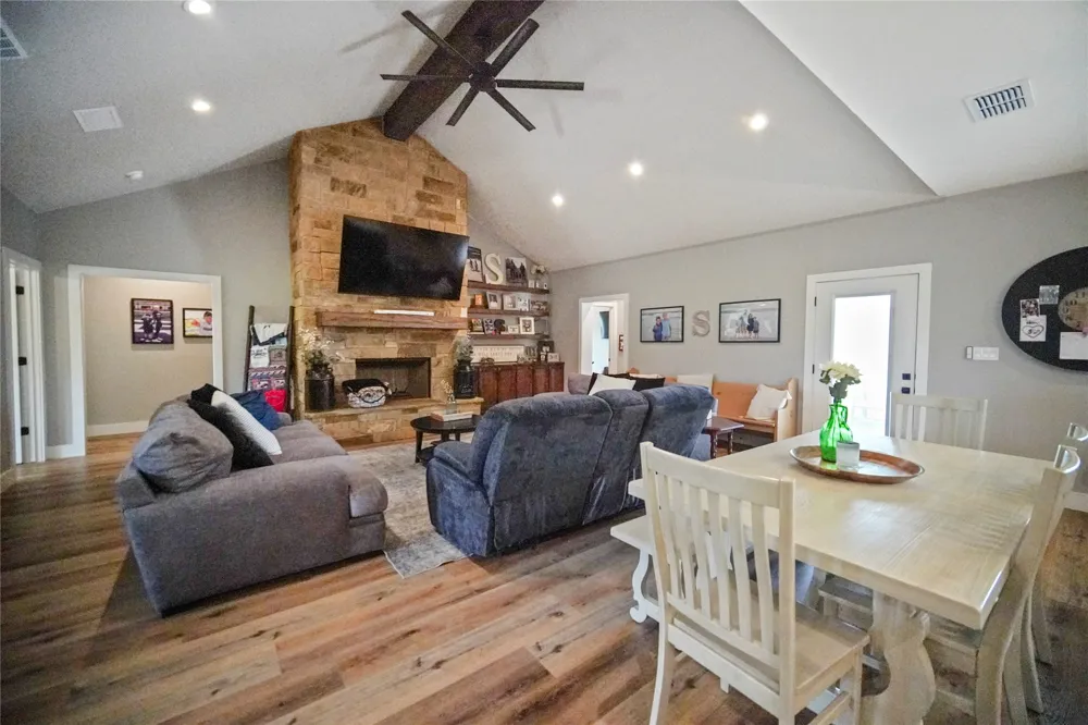 1201 Synterra Estates Loop Jacksboro, TX 76458