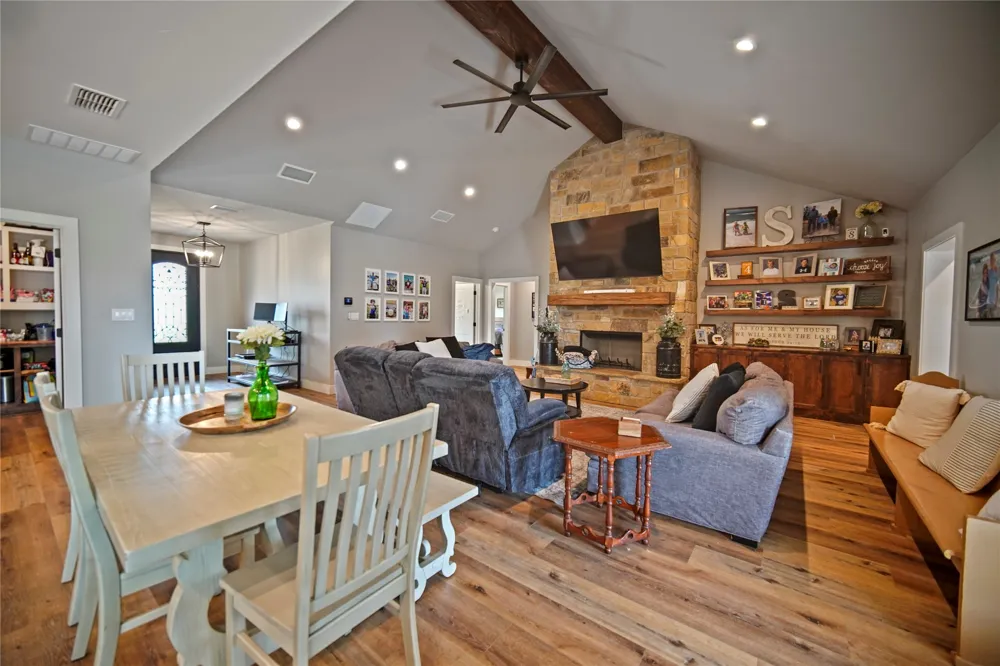 1201 Synterra Estates Loop Jacksboro, TX 76458