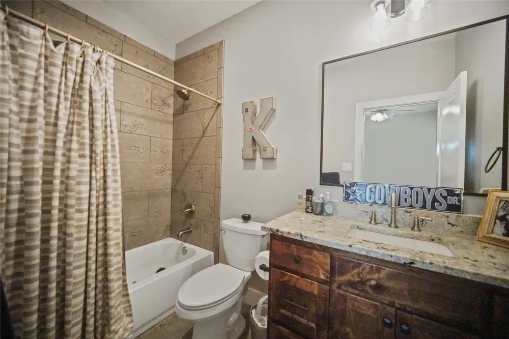 1201 Synterra Estates Loop Jacksboro, TX 76458