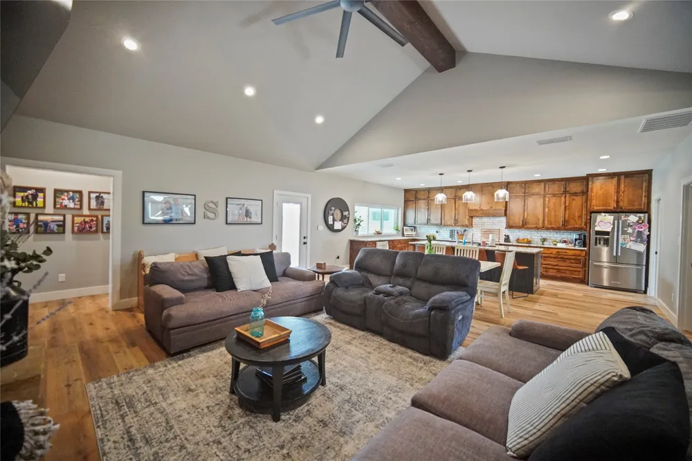 1201 Synterra Estates Loop Jacksboro, TX 76458