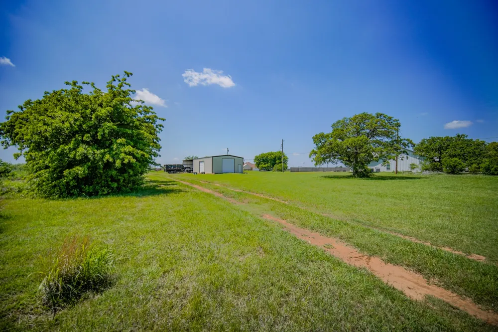 1201 Synterra Estates Loop Jacksboro, TX 76458