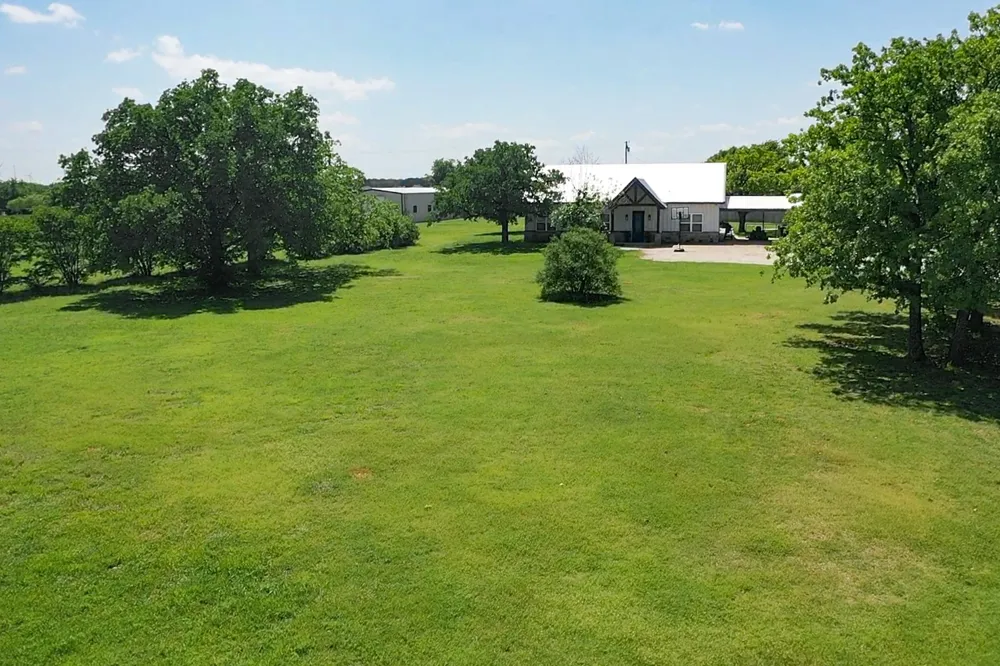 1201 Synterra Estates Loop Jacksboro, TX 76458