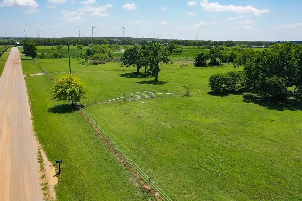 1201 Synterra Estates Loop Jacksboro, TX 76458