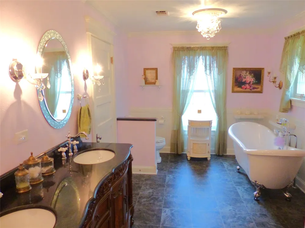 1408 S China Brady, TX 76825