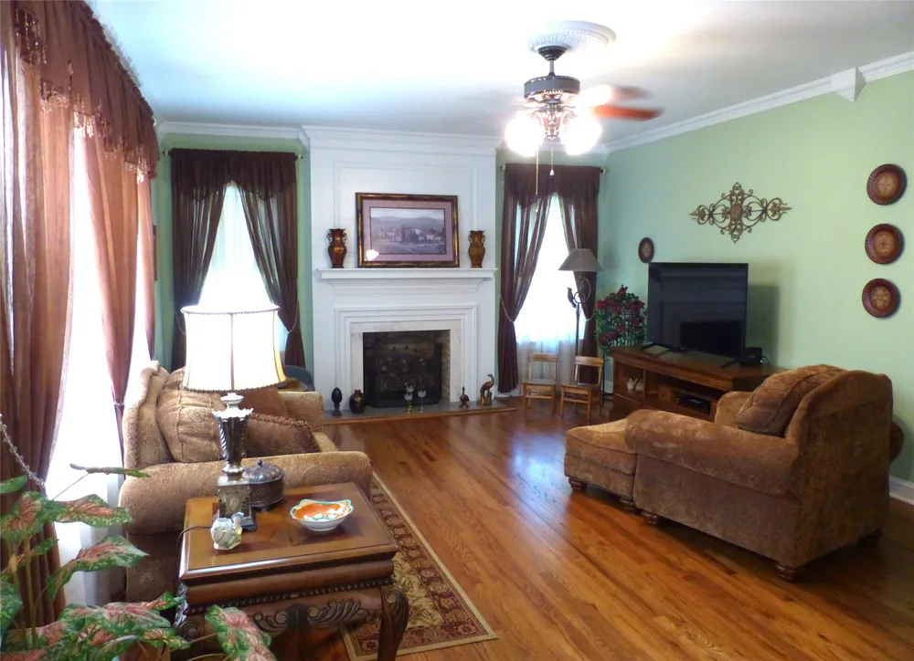 1408 S China Brady, TX 76825