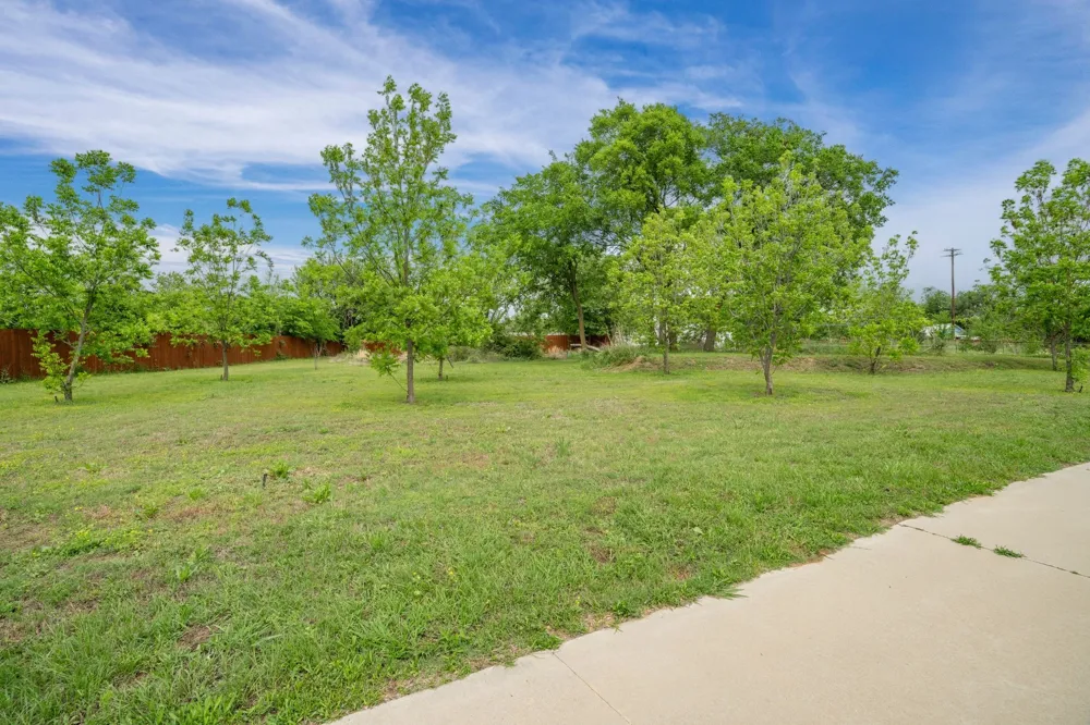 965 Farm Road 900 Saltillo, TX 75478