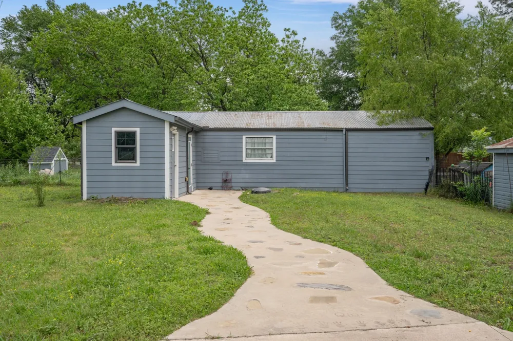 965 Farm Road 900 Saltillo, TX 75478