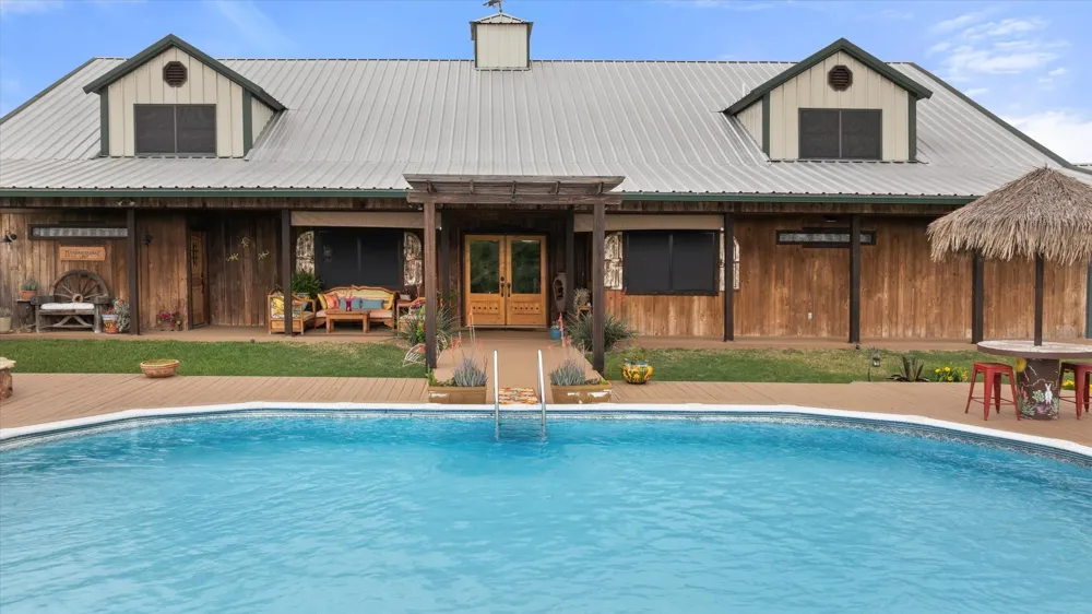 31577 US Highway 281 Lipan, TX 76462