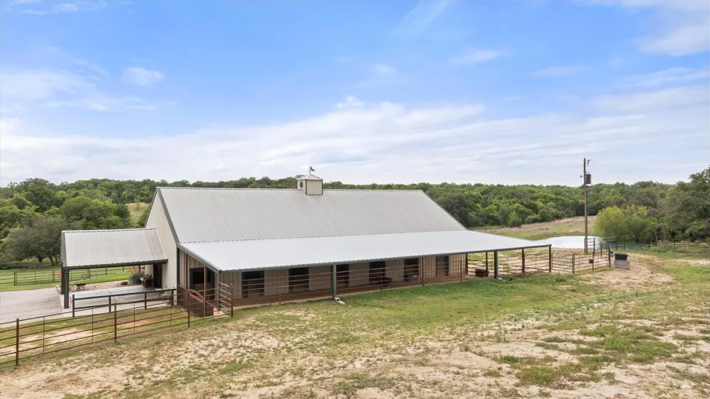 31577 US Highway 281 Lipan, TX 76462