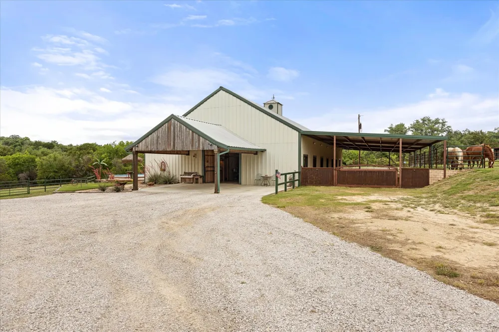 31577 US Highway 281 Lipan, TX 76462