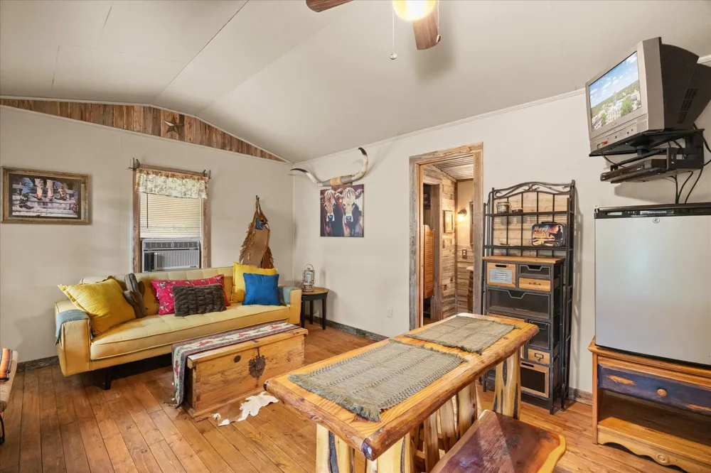 31577 US Highway 281 Lipan, TX 76462