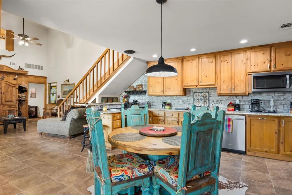 31577 US Highway 281 Lipan, TX 76462