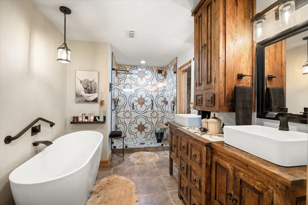 31577 US Highway 281 Lipan, TX 76462