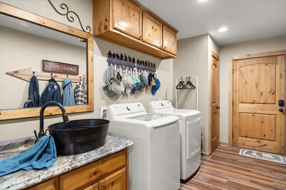 31577 US Highway 281 Lipan, TX 76462