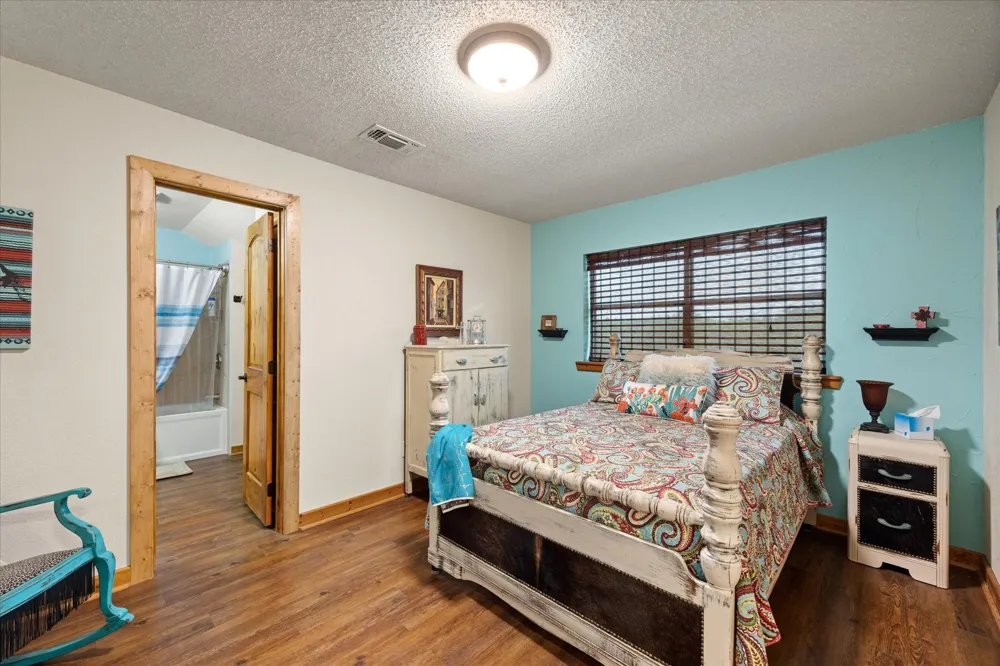 31577 US Highway 281 Lipan, TX 76462