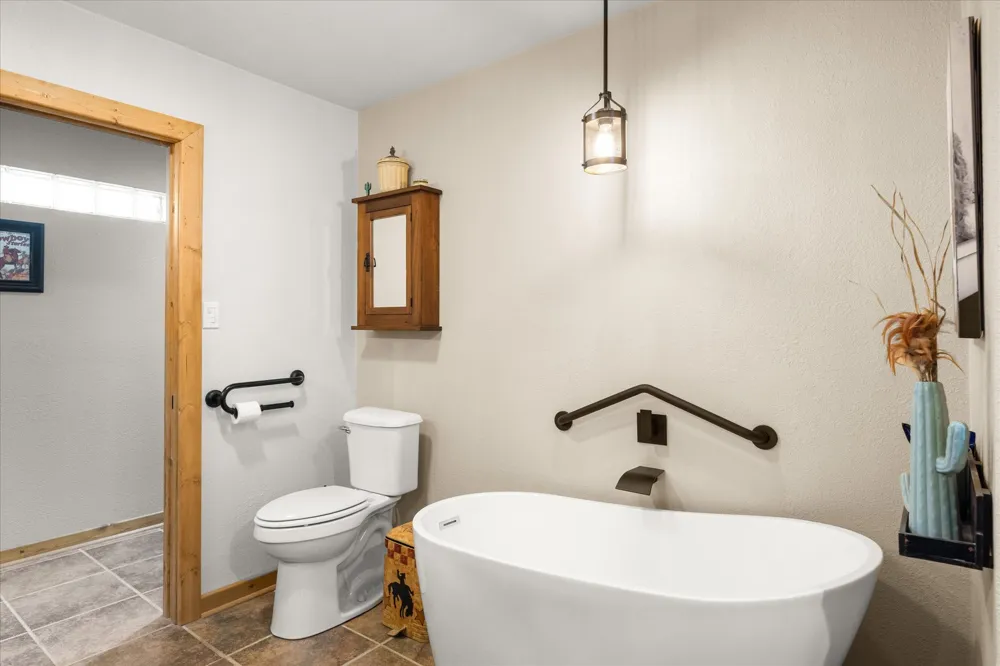 31577 US Highway 281 Lipan, TX 76462