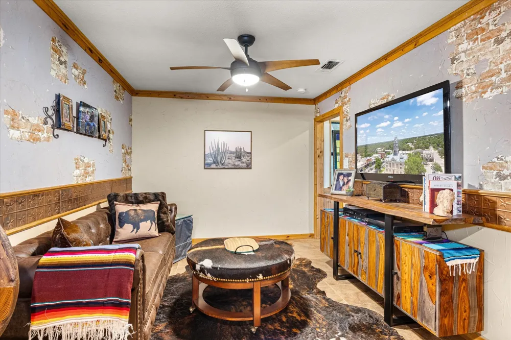 31577 US Highway 281 Lipan, TX 76462
