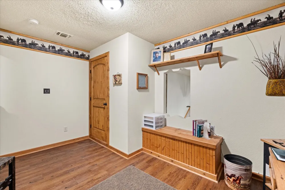 31577 US Highway 281 Lipan, TX 76462