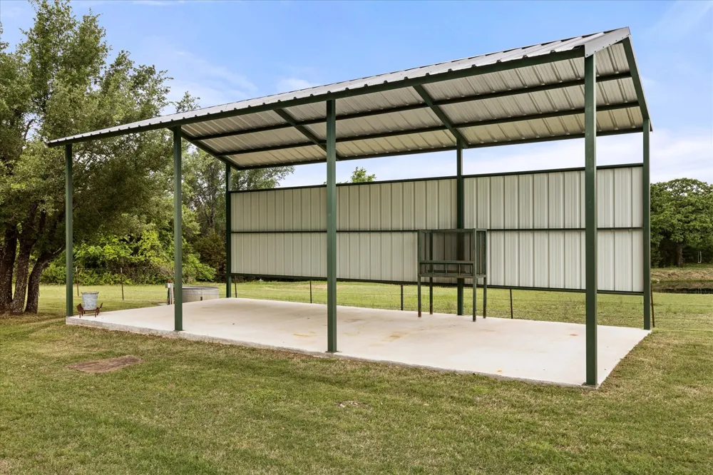 31577 US Highway 281 Lipan, TX 76462