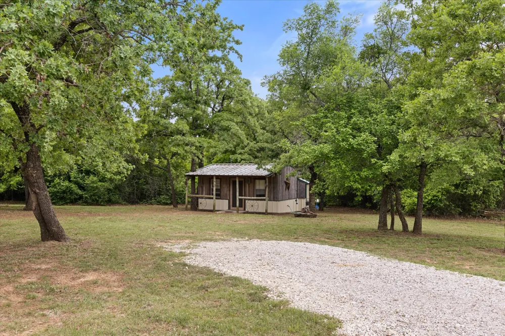 31577 US Highway 281 Lipan, TX 76462