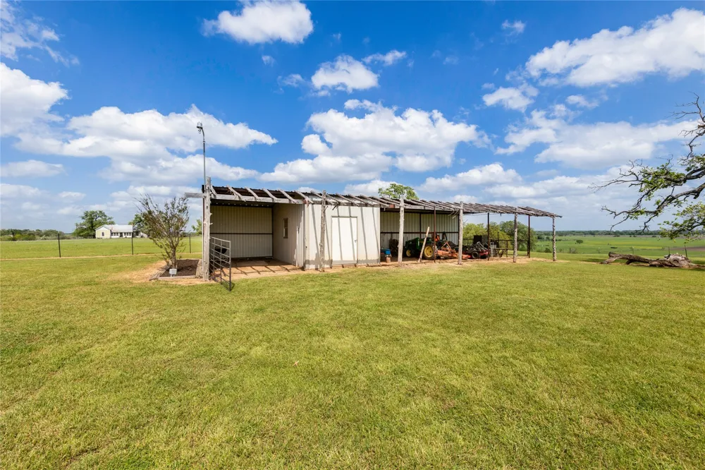 730 County Road 226A Cameron, TX 76520