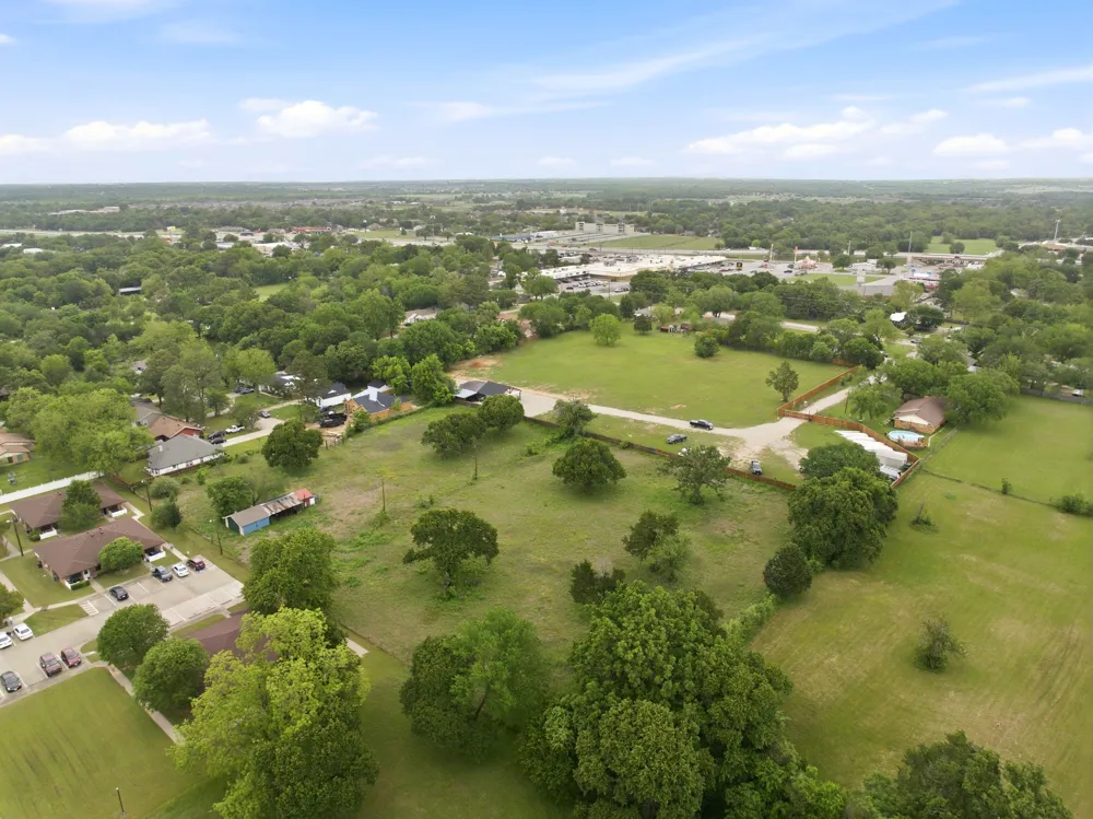 913 Howard Street Seagoville, TX 75159